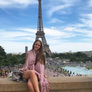 Meet your Posher, Emily